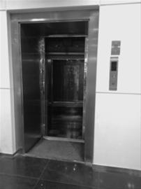 沈阳一酒店电梯发生故障坠落 12人被困受伤(图)