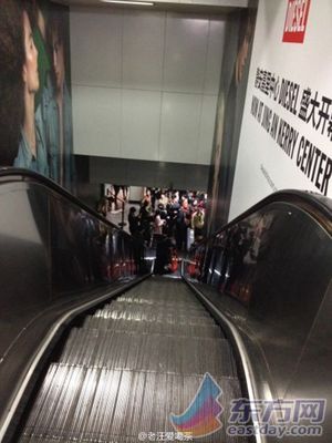 早高峰地铁静安寺站自动扶梯突逆行 12名乘客受轻伤[图]