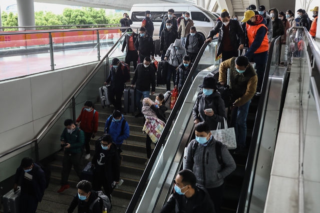 首列外省终到武汉列车抵达